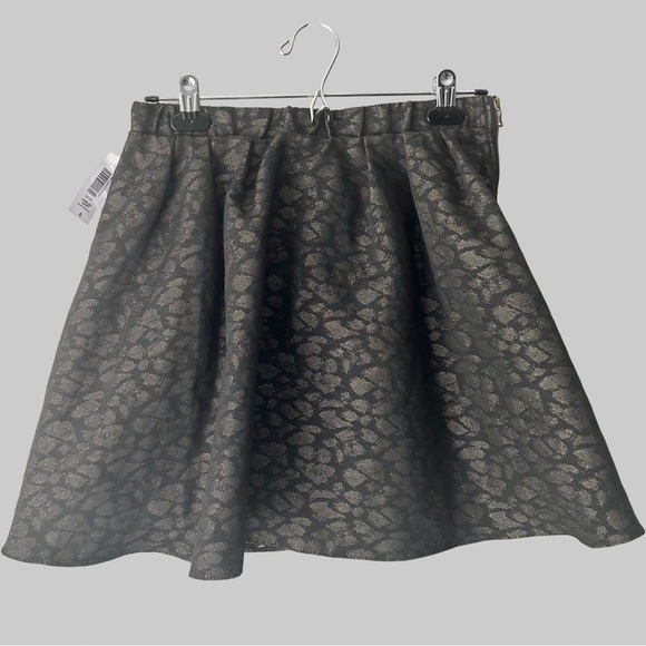 NWT Aritzia Talula Black & Bronze  Abstract Patterned Flared Mini Skirt - Picture 3 of 15